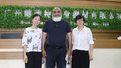 沙特客戶(hù)來(lái)中國(guó)找跑步機(jī)生產(chǎn)廠家